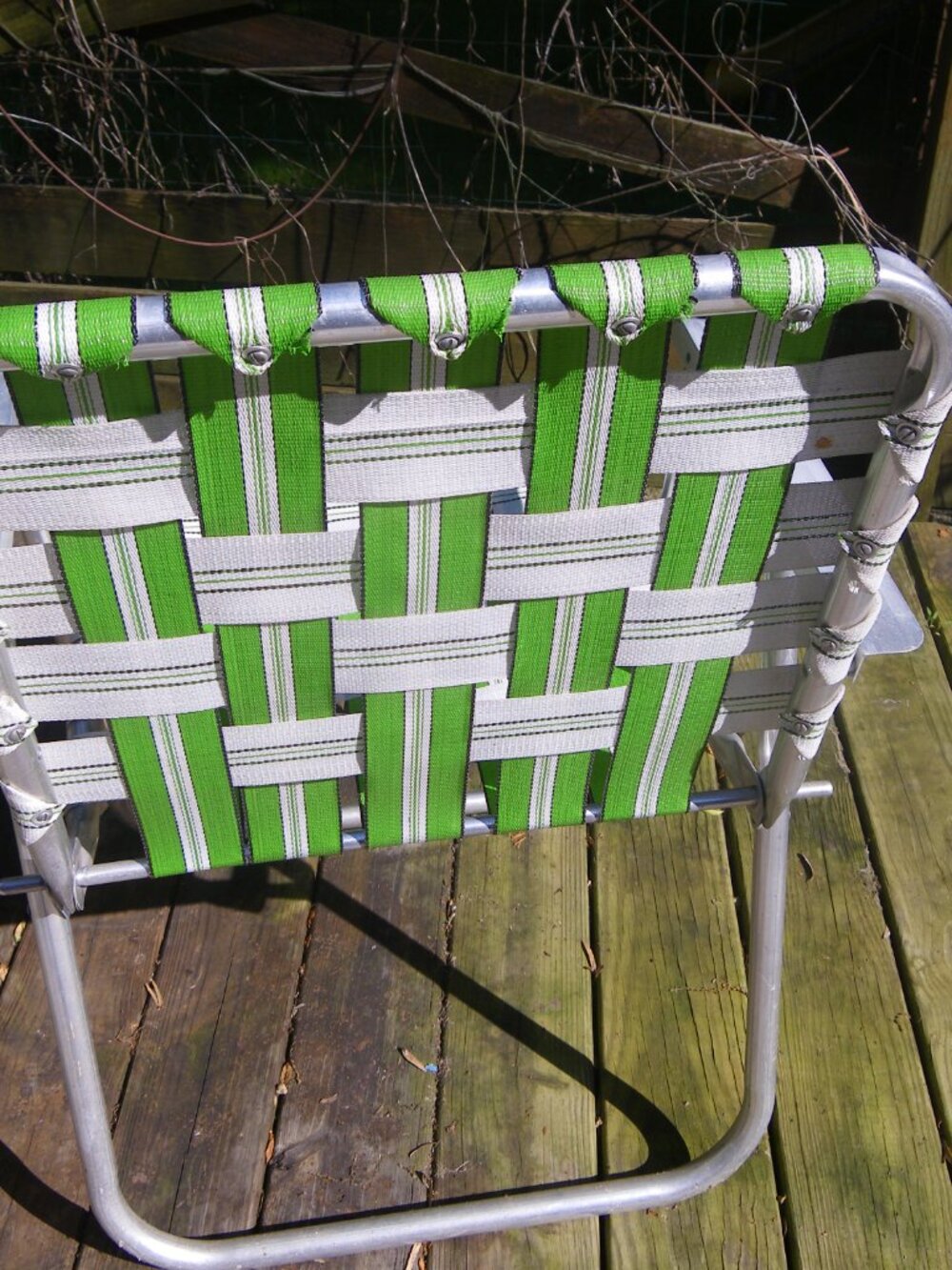 2 Vintage Lightweight Aluminum Folding Webbed Beach Lawn Chair Green-White-Black - Picture 6 of 7